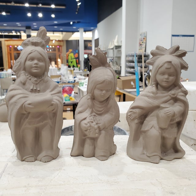pottythree 聖歌隊おめかしセット ホワイト　ネイビー　まとめ売り Ceramic Bisque catalog for Christmas Nativity and Holy Family | A