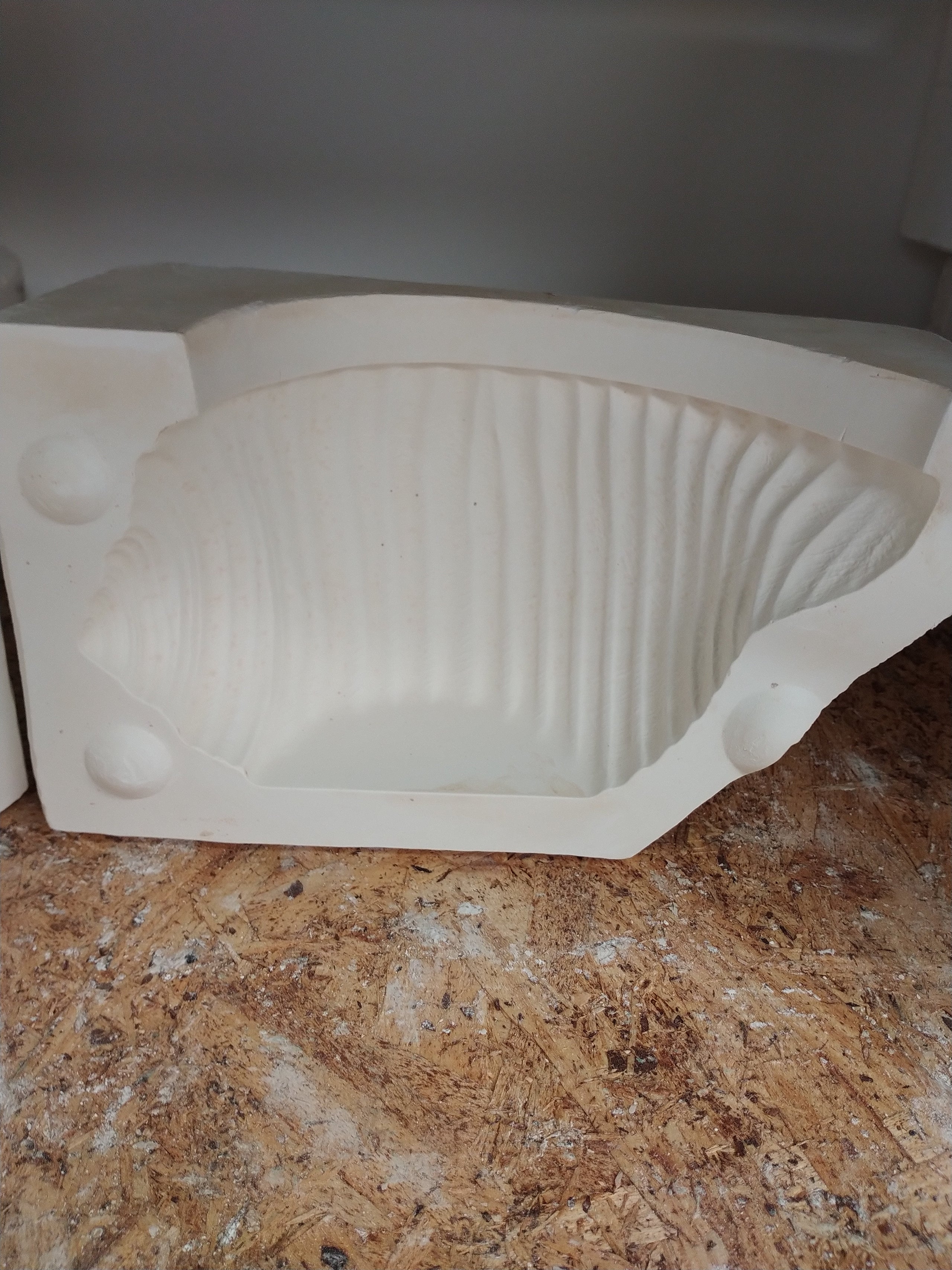 Conch shell dish Gar.A3 358 A Little Hobby Ceramics Studio