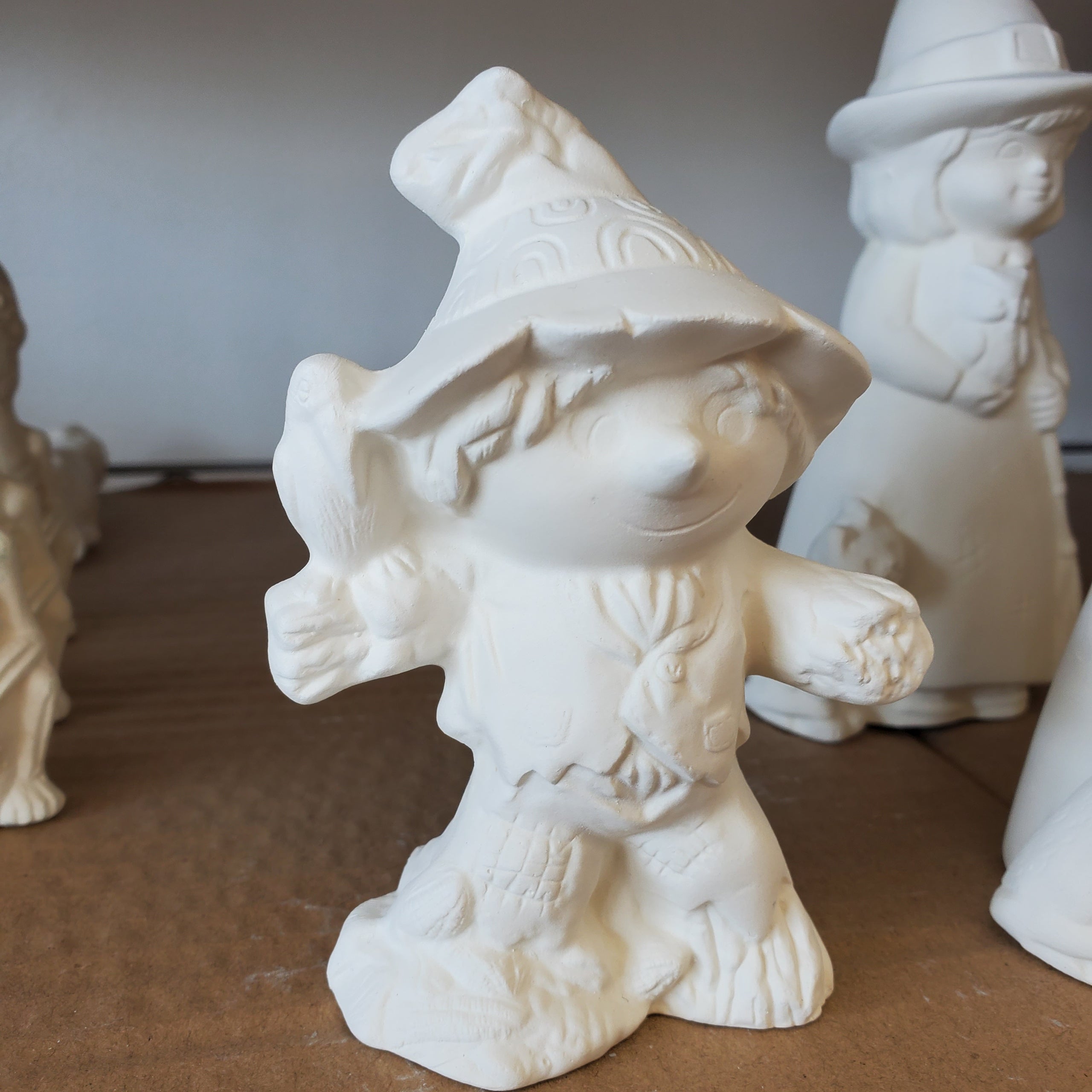 Trick or Treater Scarecrow With Crow B1.68 A Little Hobby